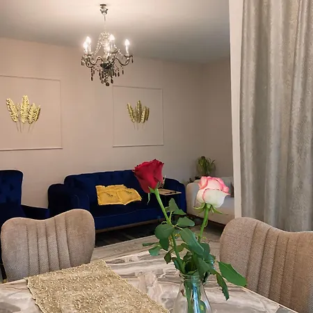 Tyrol Golden Alps Mountain View& Free Underground Parking Apartment Innsbruck