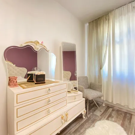 Tyrol Golden Alps Mountain View& Free Underground Parking *